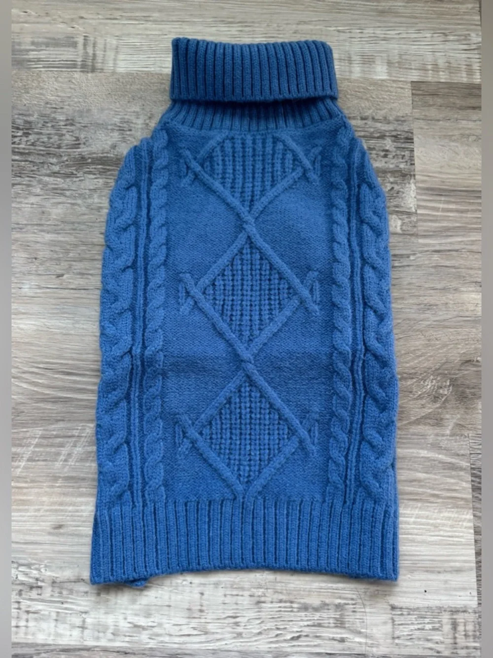 ASENKU Dog Sweater, Size M. Features a beautiful cornflower-blue color. This war